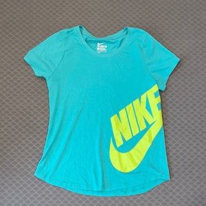 Nike girls shirt